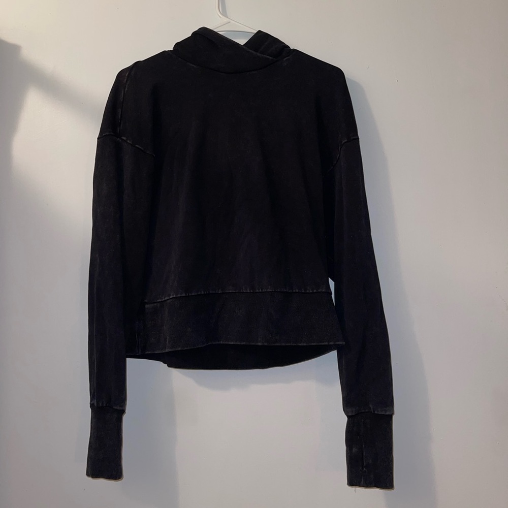 Black Sweashirt • Size XS